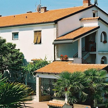 House Monika Apartment Porec Bagian luar foto
