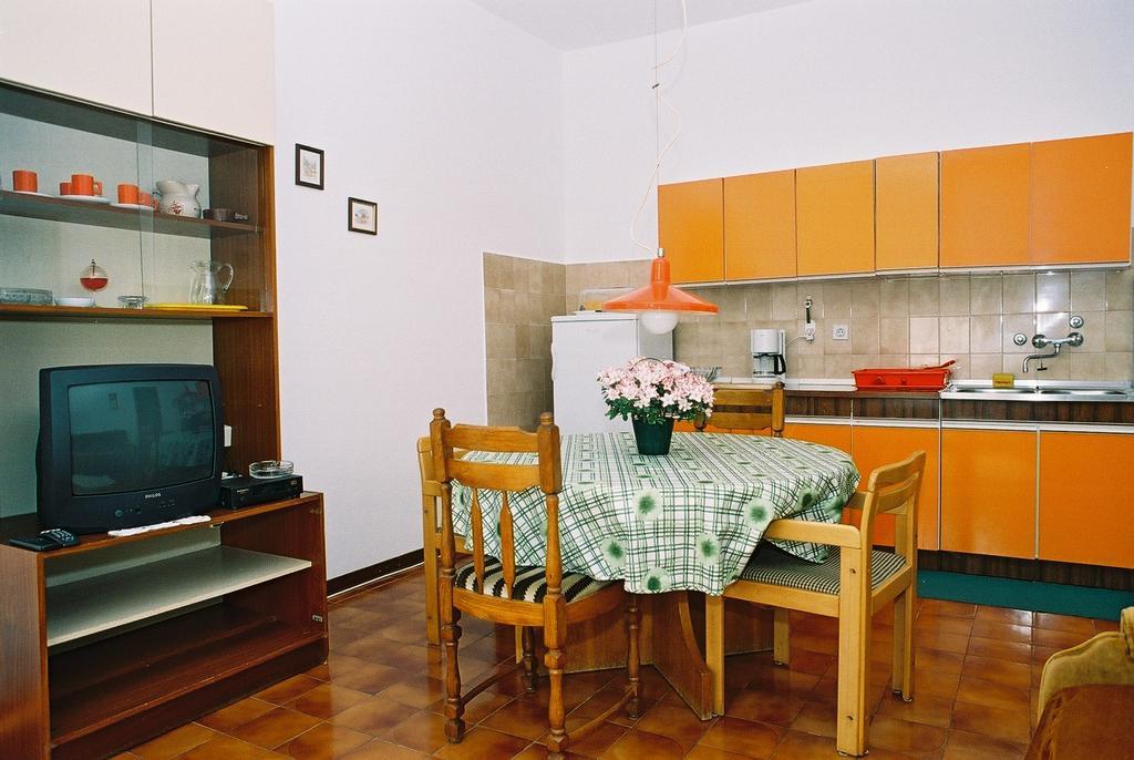 House Monika Apartment Porec Bagian luar foto